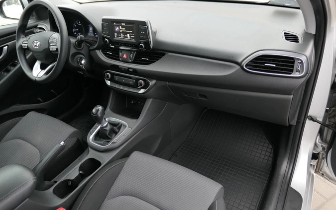Hyundai I30 cena 53900 przebieg: 108000, rok produkcji 2019 z Trzcianka małe 106